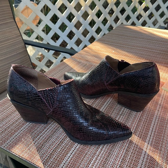 Lucky Brand Tabea Snake Print Booties | 7.5 | Leather - Picture 7 of 9
